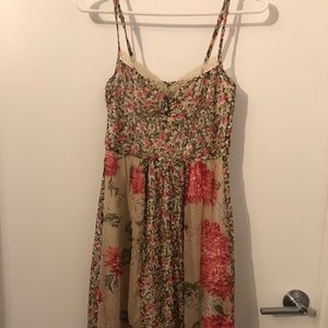 Beautiful floral dress!